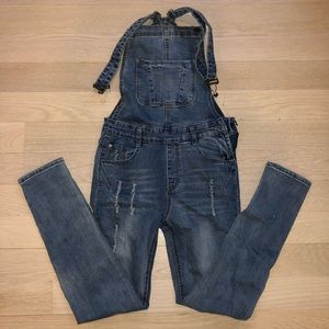 Skinny jeans overalls